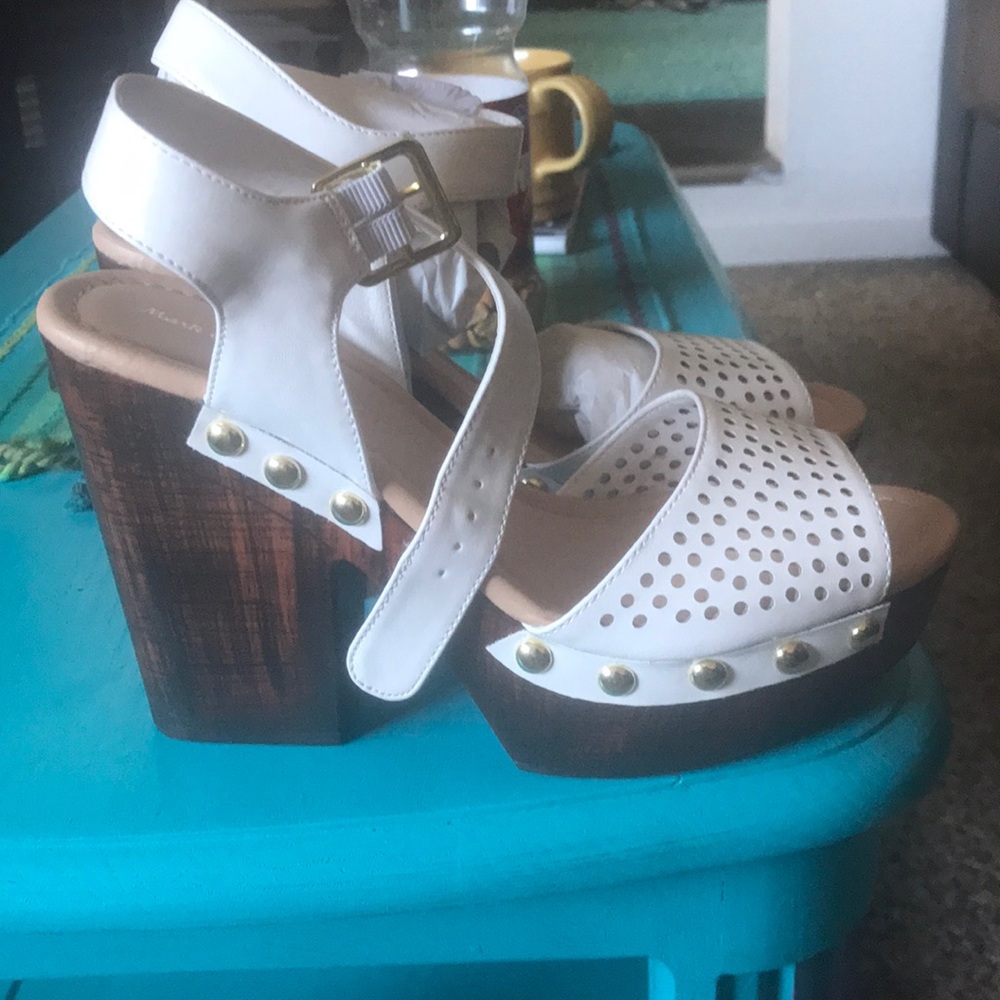 Heels - Picture 2 of 2